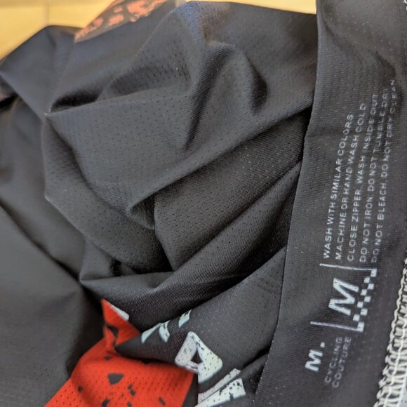 Short Sleeved Bike Jersey - Picture 3 of 4